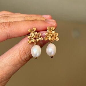 Dangly Pearl Floral Earrings
